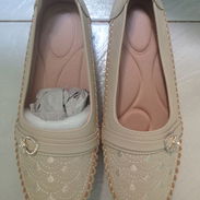 Zapatos de mujer. NUEVOS y a EXCELENTE PRECIO - Img 56885425