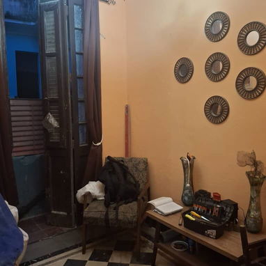 Venta de apartamento en Centro Habana                      *CARACTERÍSTICAS*  * Edificio de 2 apartamentos * Entra el ag - 3/7