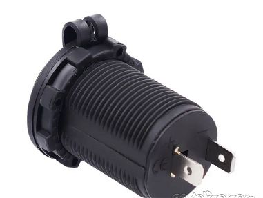 Socket de encendedor para auto, muy útil para conectar cargador y otros equipos eléctronicos, 7 USD - Img 67987860