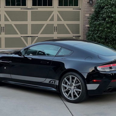 Aston Martin V8 2015 - Img 124337569