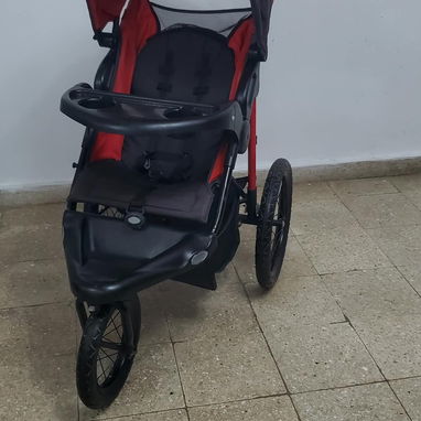 Coche de 3 ruedas negro y rojo - 2/4