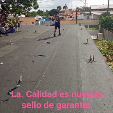 Se realizan trabajos para eliminar filtración y humedad en su cubierta - 2/7