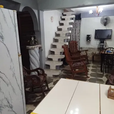 APARTAMENTO  SE VENDE CON VARIOS ARTÍCULOS DENTRO  CENTRO DE CIUDAD Y A 4 CUADRAS DEL BULEVAR - 5/10