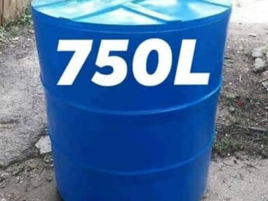 0️⃣ Tanques .para el agua azules .1000 litros  0️⃣ 1200 litros 750 litros ,de capacidad - Img 38940197