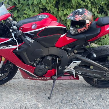 Honda cbr 1000RR🏍️💨 - 2/5