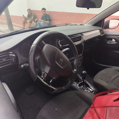 Peugeot 301 del 2018 - 4/6