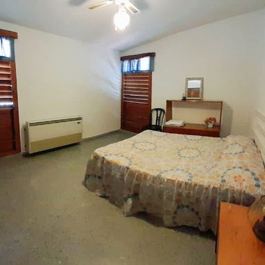 🏠 Casa de Renta Lineal en Playa. 🛏️4 habitaciones climatizadas.✔️ Cerca del Club Habana. - Img 118580189