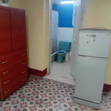 Se alquila cuarto en el vedado - Img 120545239