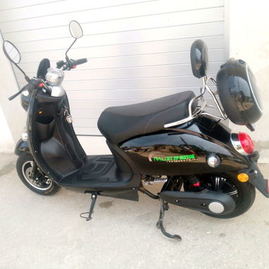Belleza 😍 moto modelo vespa rali zp poco uso - Img 122062451