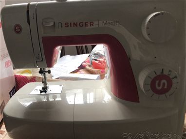 Máquina de coser Singer eléctrica de 220v - Img 68055494