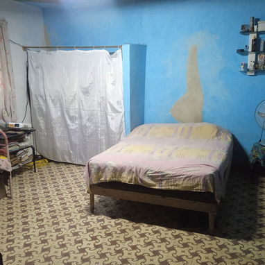 GANGA, apto céntrico, bueno para negocio, 4/4, 2 baños, 2 entradas, parte del techo libre, cisterna - Img 125709938