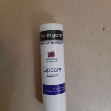 Gel-crema facial+crema de manos+ bálsamo labial NEUTROGENA - 4/4