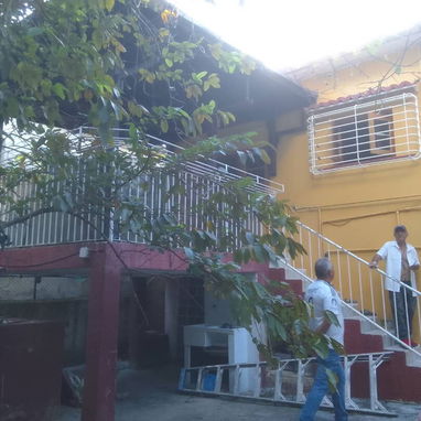 Ofertaaa precioso chalet década del 50 en La Víbora. Gran patio y garaje cerrado para dos autosOportunidad de inversión! - Img 118260091
