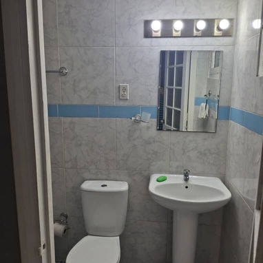 🛋️🛏️ Apartamento privado en Habana Vieja – 3 habitaciones con baño privado REF 1333 - Img 95113334