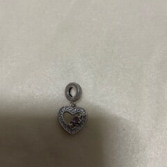 Hermosos Dijes de Pandora de uso pero bien conservados entre 10 usd  , 8 usd - 7/9