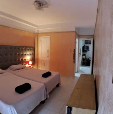 Se alquila apartamento  EN EL VEDADO DE UNA HABITACION bien CERCA DEL HABANA LIBRE.54026428 - Img 68958047