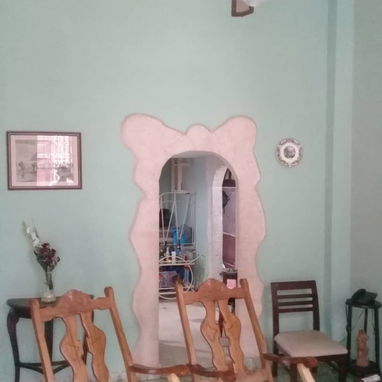Venta de casa Biplanta  . Ubicada en Centro Habana, en una zona bastante tranquila y céntrica. Blanco e/Ánimas y Virtude - 2/5