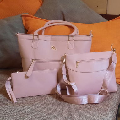 Carteras con monederos y bolsos pequeños. - Img 117837874