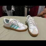 Tenis Adidas originales número 39 de mujer nuevos - Img 56775175