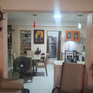 Ofertaaa apto de 2 cuartos y medio y dos baños en perfecto estado planta baja súper céntrico!!!! - Img 93790939