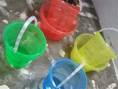 Juegos de cubo y palangana de plástico engomado diferentes colores 52598572 - Img main-image-45608180