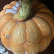 VENDO ADORNO DE CALABAZA DE CERÁMICA. INTERESADOS AL 54312796 CON ISABEL - Img 53996215