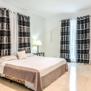Alquiler de exclusiva casa independiente de lujo en la codiciada zona residencial de Miramar. - Img 120095269