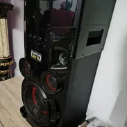 Equipo de música LG Xboon tipo torre con Bluetooth,graba de memoria a memoria y  desde cd a memoria,karaoke y más - Img 51300288