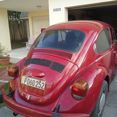 Vendo VW escarabajo 1600. Buen estado técnico $10000 Llamar o por Whatsap 52419042 - Img 126329150