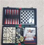 Vendo juego de Monopolio original y maleta con 6 juegos de mesa - Img 45759735
