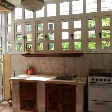 50 mil usd. Vendo casa cerca de maternidad de linea. 56927627 - 4/6