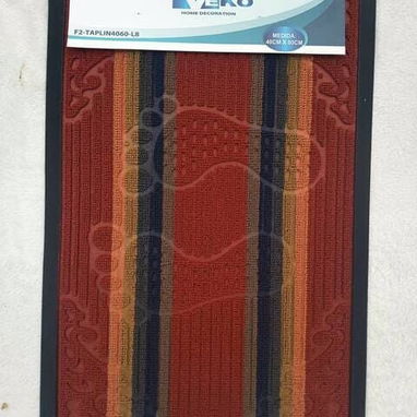 Alfombra con piecitos. Tapete Moderno Veko – 40 × 60 cm  💰15 USD. Practico y decorativo para tu hogar u oficina - 2/4