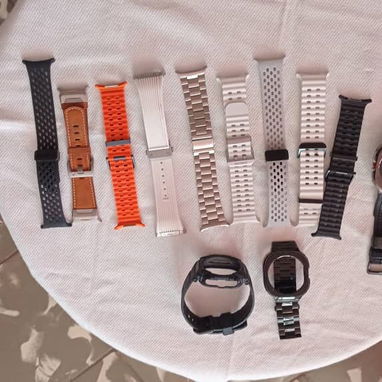 Ganga!!! Samsung watch Ultra como new. Incluye varias manillas y cases y cargador!!! - Img 124002626