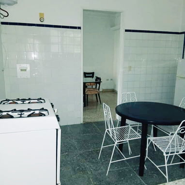 🏠 Apartamento De Renta En Nuevo Vedado.💡 Tiene respaldo energético.🛏️2 habitaciones. 📱 Reserva: +5355149761 - 5/9