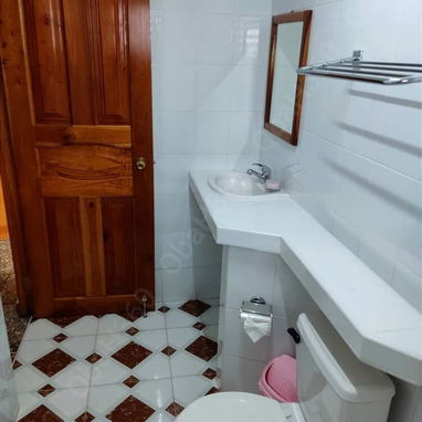 RENTA hostal de 3 habitaciones y piscina en Playa Guardalavaca,  Holguin con Qba Hostin 360 - 8/10