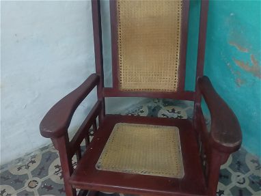 Vendo sillón de buena madera - Img main-image
