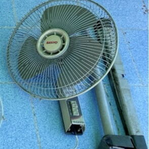 Vendo todas eat piezas de ventiladores rotos. - Img 124897718