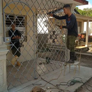Herrero Realizamos trabajos de protección y embellecimiento para su hogar - 3/5