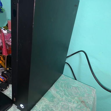 Se vende Xbox one X 4k nativo 1 Tera de almacenamiento lleno de juegos (18) , un mando de Xbox series x con baterias rec - Img 123791994