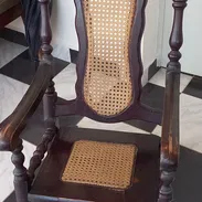 Sillón de madera para niños, con fondo y espaldar de pajilla. En perfecto estado. - Img 56666580