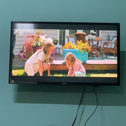 Televisor Samsung 32 pulgadas, cajita, antena y soporte. De uso en perfecto estado. 140 usd. Tel. 52703482 y 76985641 - Img 57564038
