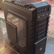 Vendo chasis muy grande de pc con sus fanes de capacidad de 8 discos - Img 55990481