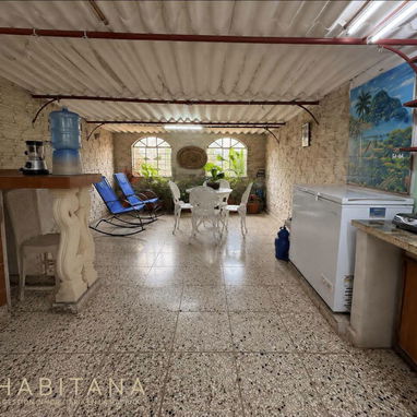 Ref# 76.Espectacular casa semi independiente todo de lujo con dos cuartos en oferta. Oportunidad de inversión!!! - Img 126098505