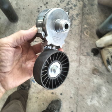 Tensor correa de agregados motor 350 chevrolet - 2/4