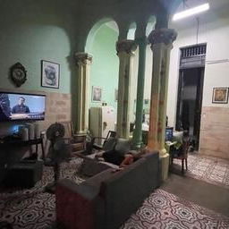 CASA DE 3/4 EN EL CERRO POR LA CIUDAD DEPORTIVA. ROI 53896881 - Img 118258080