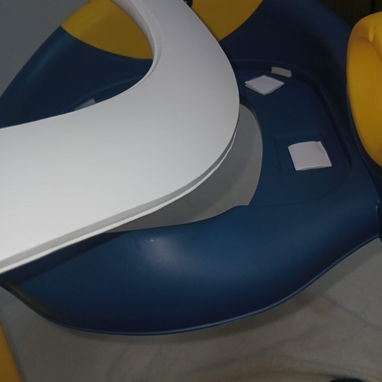 ESCALERA CON ASIENTO REDUCTOS DE INODORO INFANTIL, ENTREGA DE FACTURA, VARIEDAD DE ÚTILES DEL HOGAR, ETC - Img 123076120