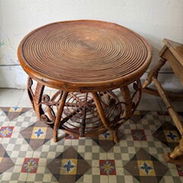 Mesa como de minbre de uso pero bien conserveda - Img 57623034