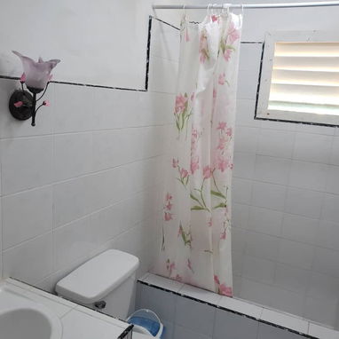 SE RENTA CASA DE 3 HABITACIONES EN GUANABO A 5 CUADRAS DE LA PLAYA CON PISCINA 58858577 - Img 121730323
