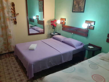 Renta casa en La Habana Vieja,de 3 habitaciones, 3 baños,agua fría y caliente, ventilador,nevera - Img 57507819