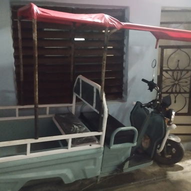 Se vende triciclo pequeño de uso caminando 60x32 batería de gel - 2/2